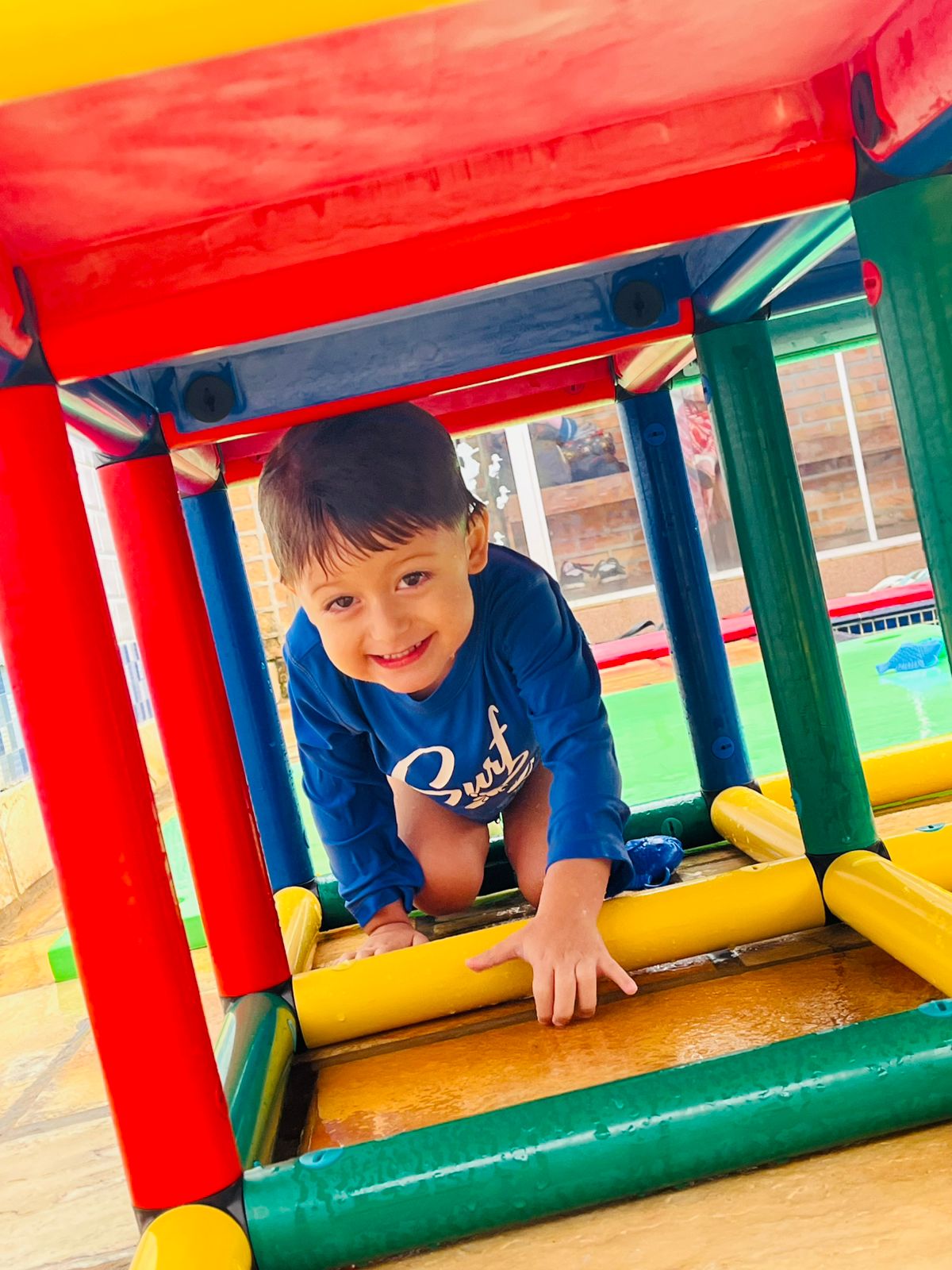Crianças na aula de natação